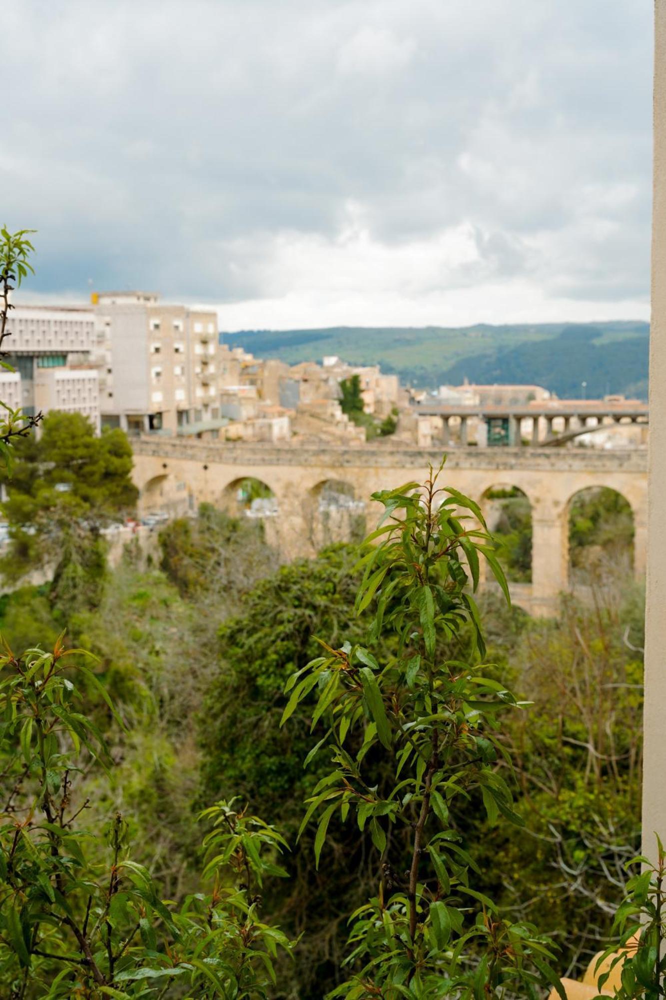 Finestra Sui Ponti Bed & Breakfast Ragusa Dış mekan fotoğraf